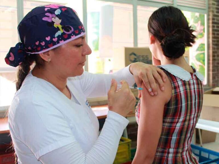 Vacuna contra el virus del papiloma humano llega a todos los colegios públicos de Villavicencio