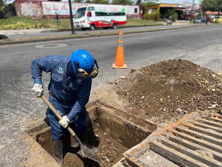 Más de 400 sumideros ha limpiado este año la empresa de acueducto y alcantarillado de Villavicencio