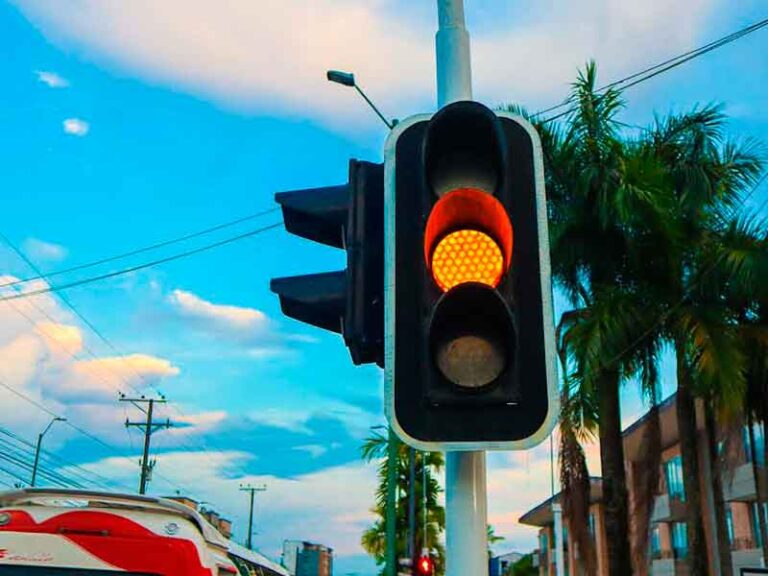 Recuperados semáforos en tres intersecciones clave de Villavicencio