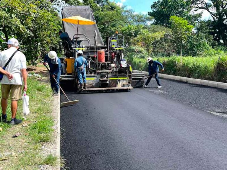 Arrancó la primera fase de pavimentación en el barrio villa juliana