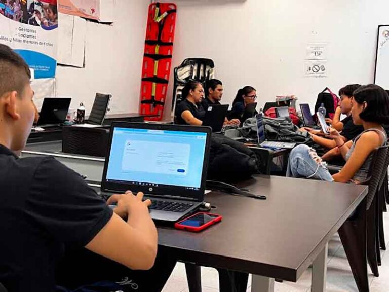 Técnico en asistencia administrativa culmina etapa académica en el punto vive digital de Villa Fabiola