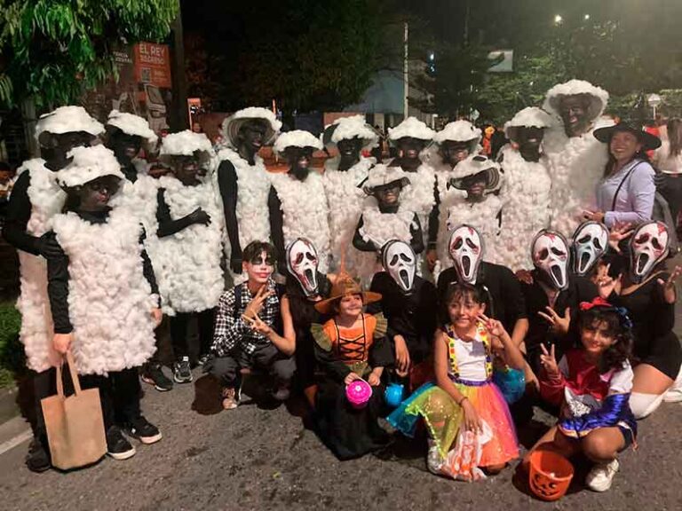 Más de 6.000 personas disfrutaron la Recreovía nocturna en la celebración del día de los niños