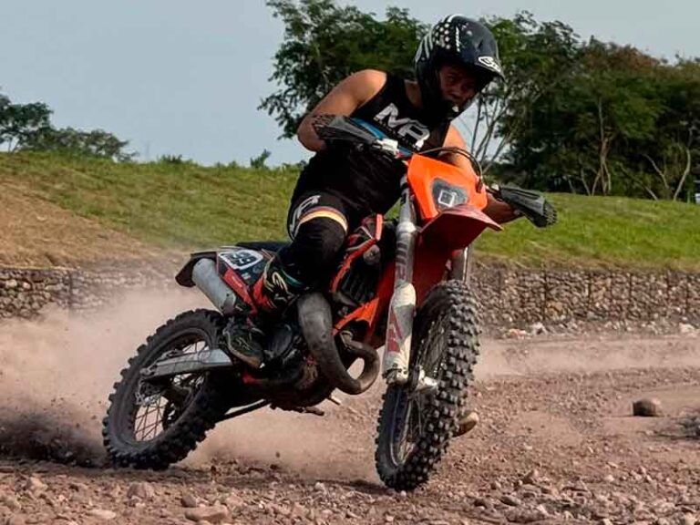 Pilotos expertos y vehículos todoterreno llevarán adrenalina al río Guatiquía