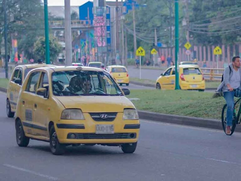 Conoce la actualización de tarifas de taxi para 2025