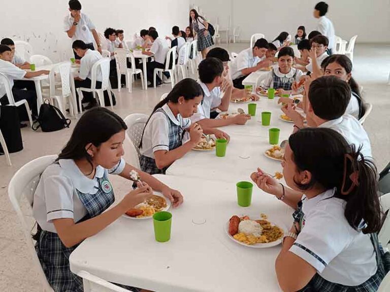 Estudiantes del colegio industrial ceden su cupo en el PAE para compañeros de escasos recursos