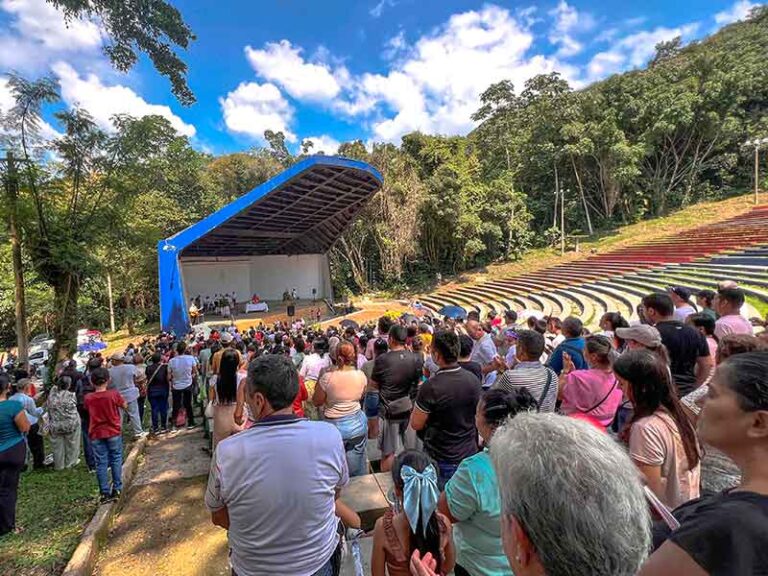 Monseñor Misael Vacca Ramírez presidirá la solemne eucaristía de pascua en cristo rey
