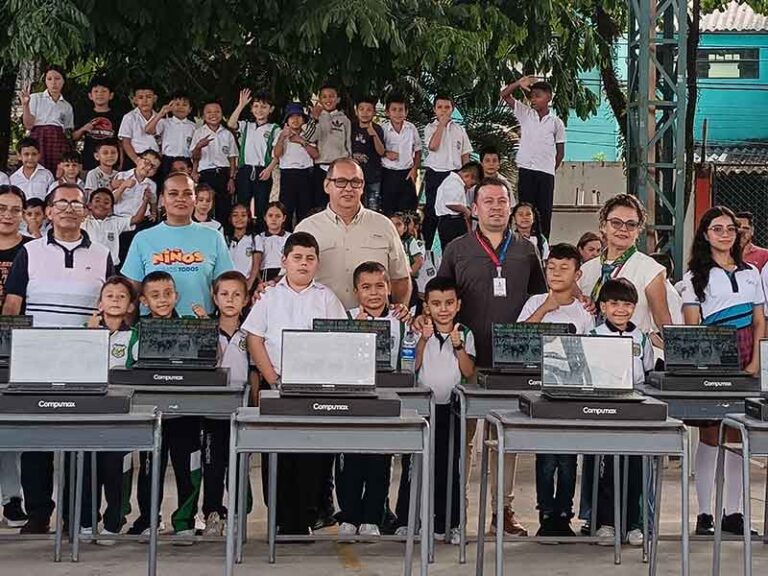 Así va la entrega de 450 computadores en colegios oficiales de Villavicencio