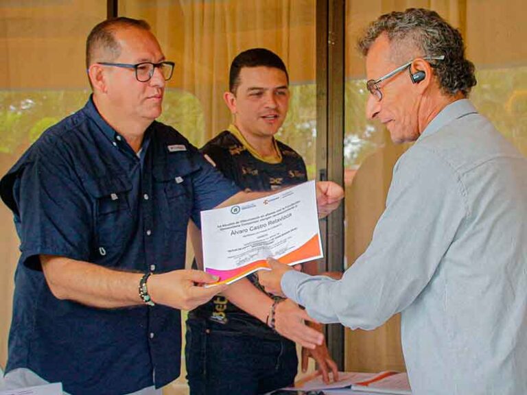 Alcalde Alexander Baquero destacó participación del gremio taxista en los talleres ‘rutas de éxito’