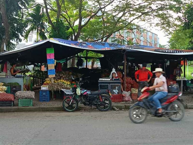 Alcalde Alexander Baquero insta a las autoridades policiales a recuperar el espacio público en la comuna 9