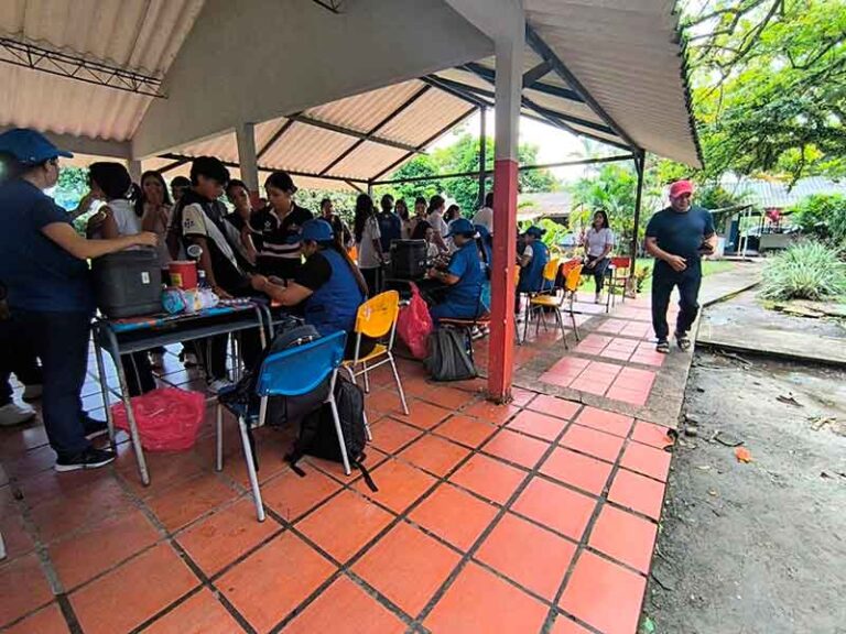 Estudiantes y docentes deberán registrarse para el control de vacunación contra la fiebre amarilla