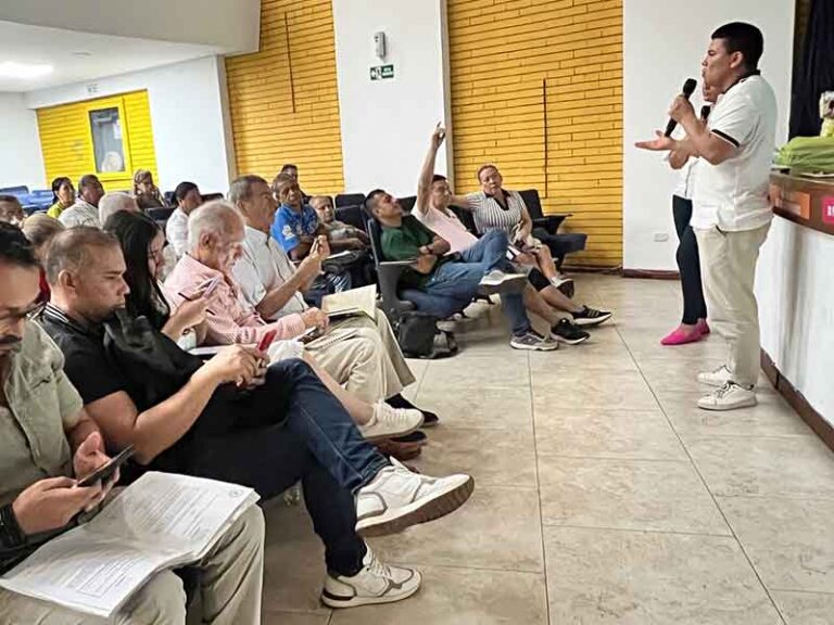 Gobierno municipal impulsa la creación de los comités de control social a las empresas de servicios públicos
