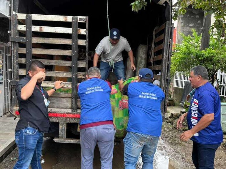 Cerca de tres toneladas de escombros y residuos se recolectaron en punto de emergencia del barrio la Rosita