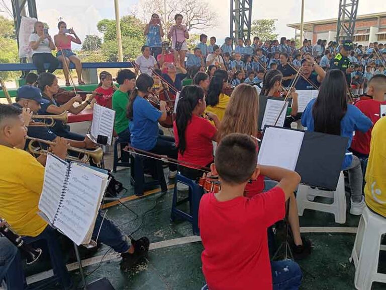 Estudiantes con talento ingresarán a programa musical de batuta meta en convenio con la alcaldía