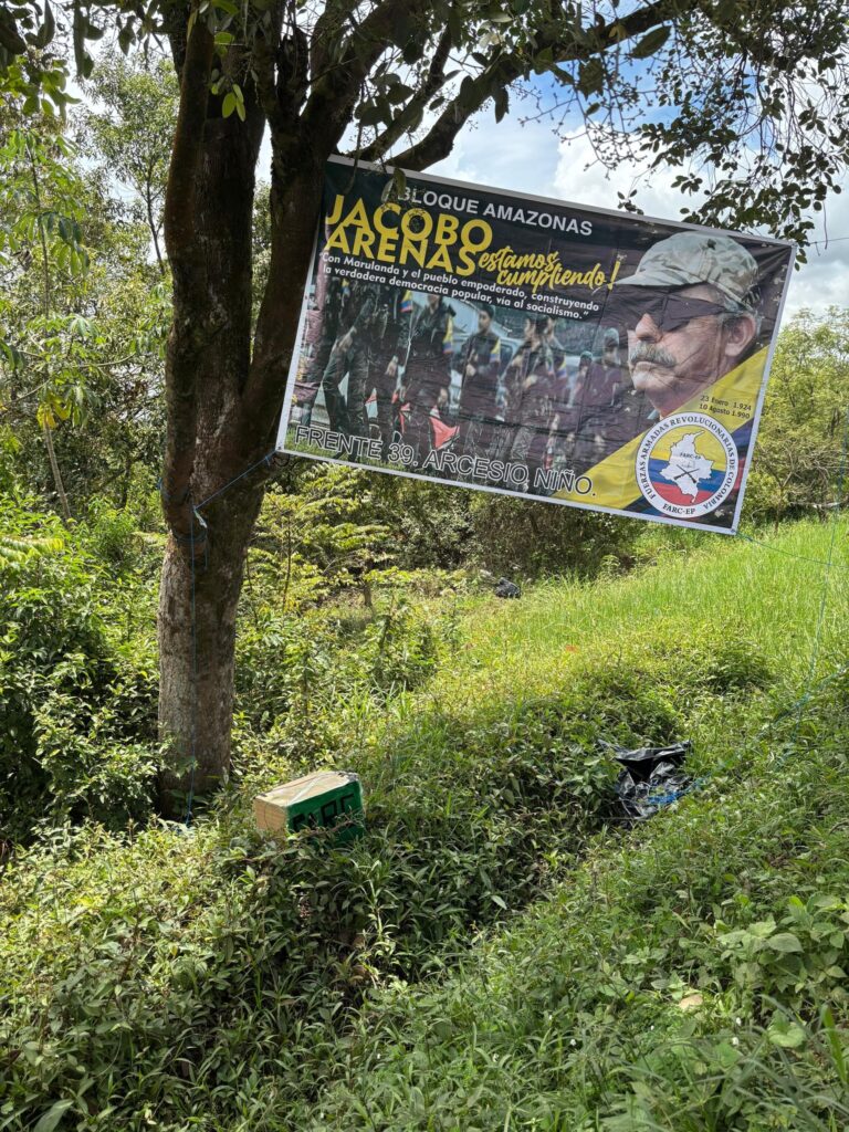 Pancartas de disidencias de las FARC en el Meta generan alarma y exigencia de respuesta estatal