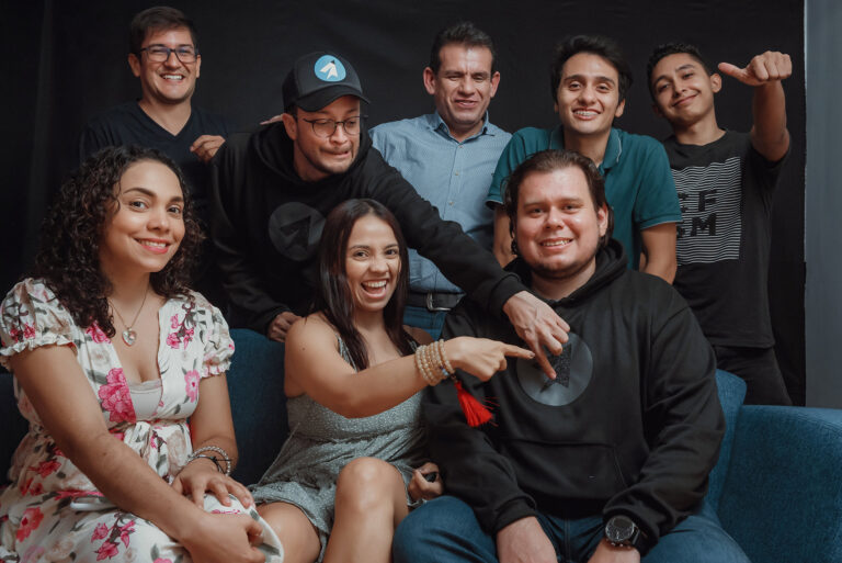 Bitacora Play – la plataforma que transforma la educación en ingresos.